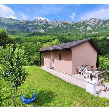 Privatni Smjestaj "Mratinje" Hostal Plužine Exterior foto