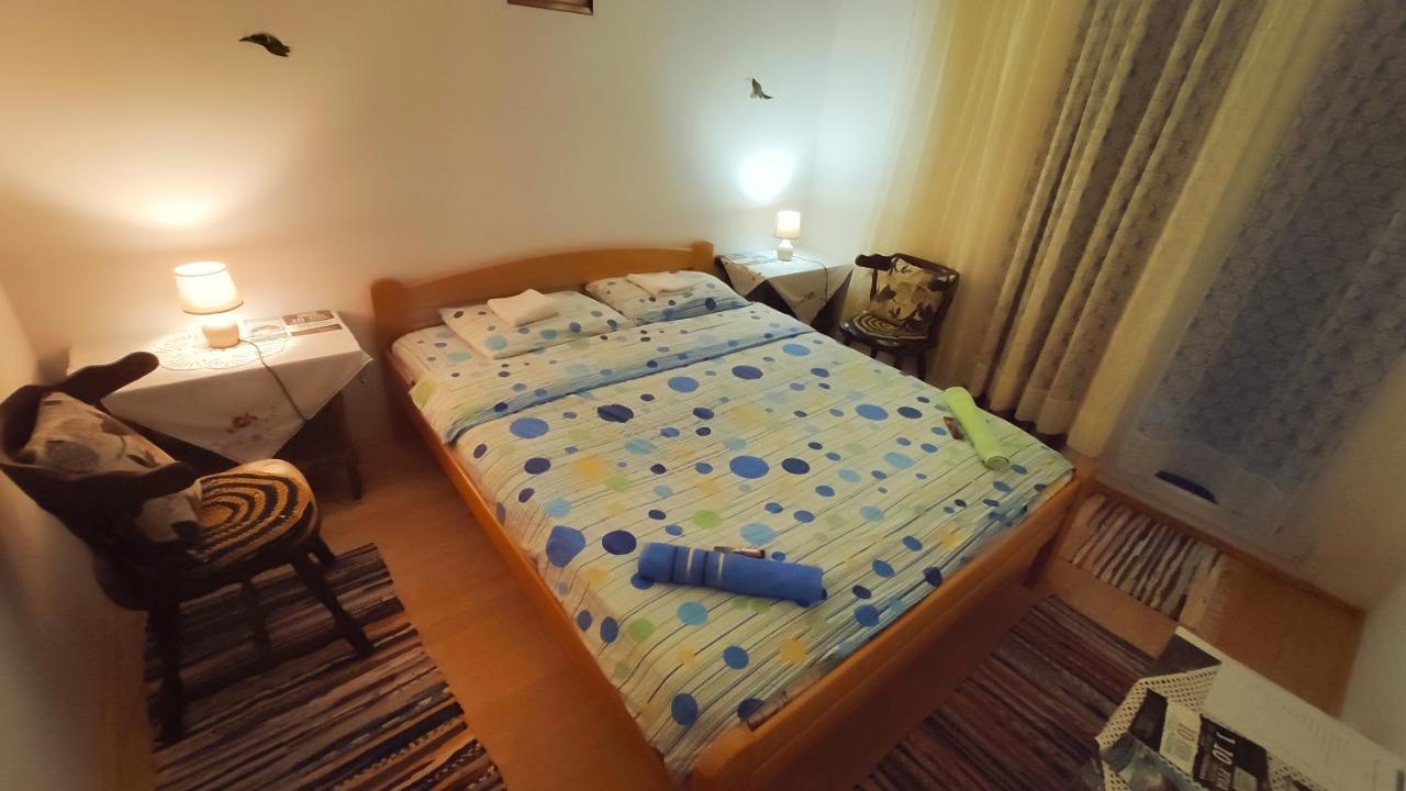 Privatni Smjestaj "Mratinje" Hostal Plužine Exterior foto